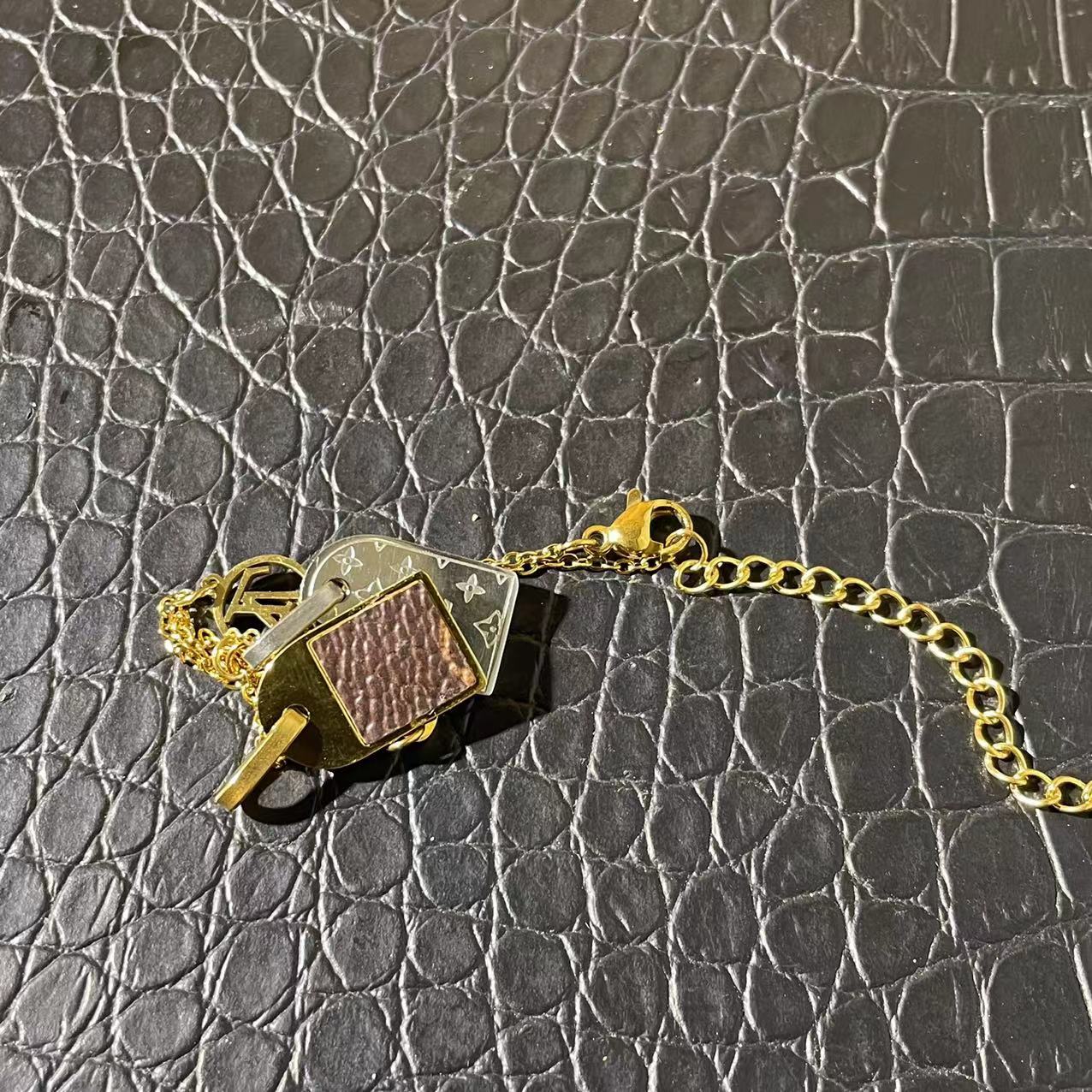 【高端定制】WA-1320时尚设计手链多样性发一件