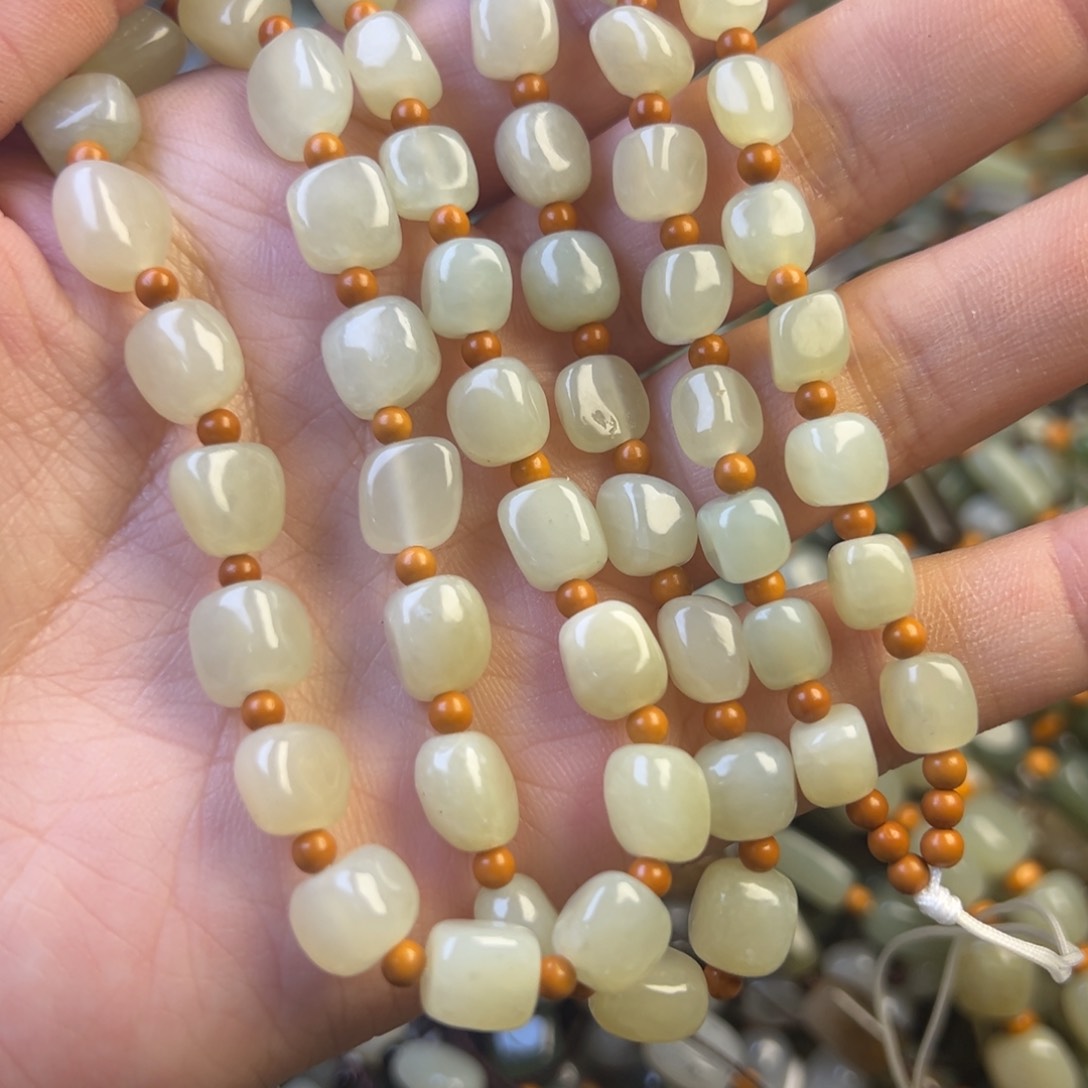 和田玉颈饰未镶嵌