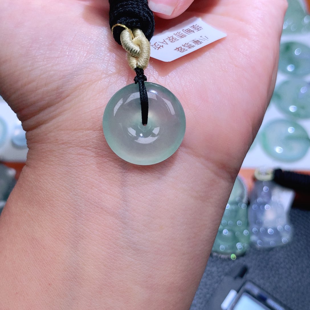 翡翠未镶嵌颈饰扣子