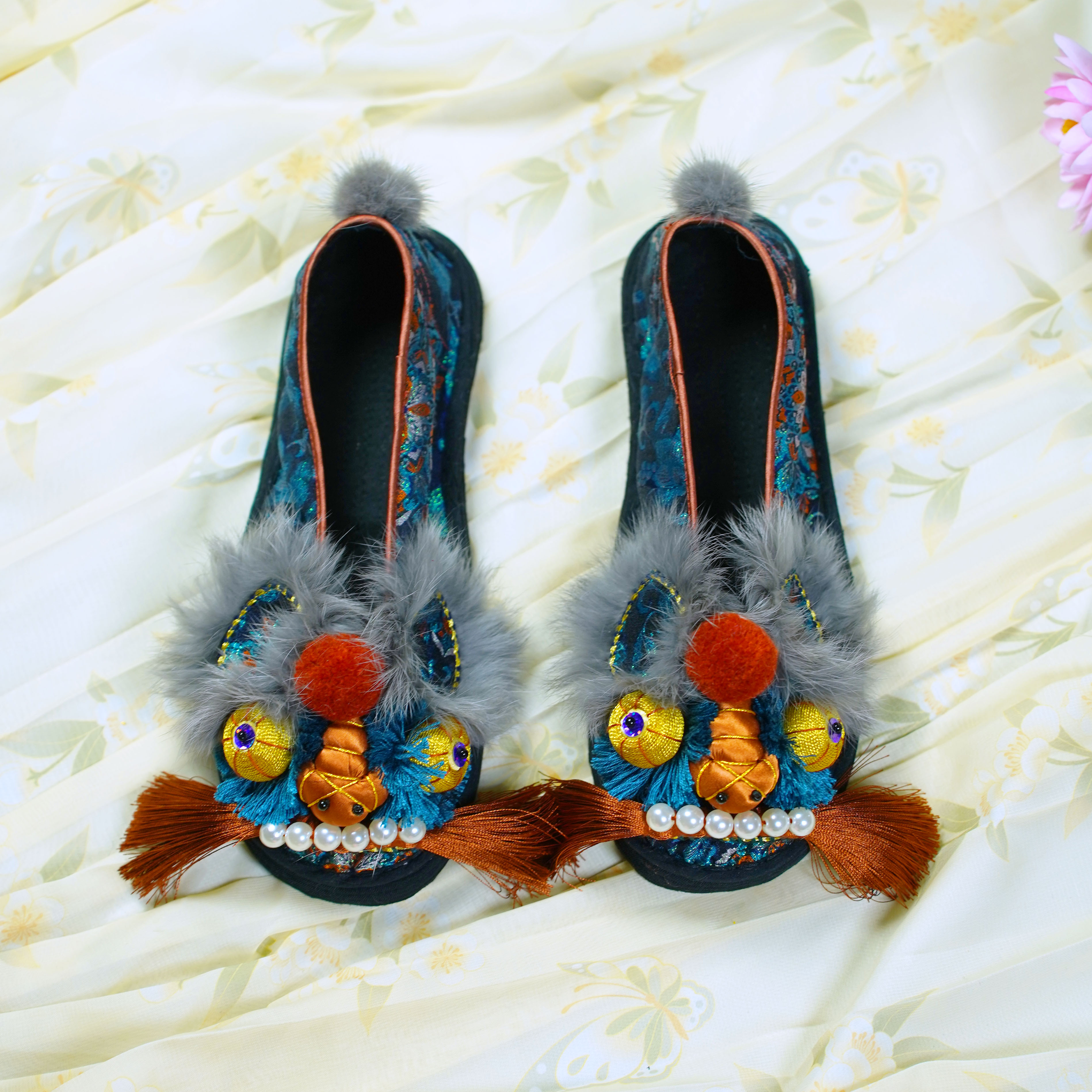 山月行【幻彩缠枝麒麟】绣花串珠中年中国风四季布鞋千层底绣花布鞋