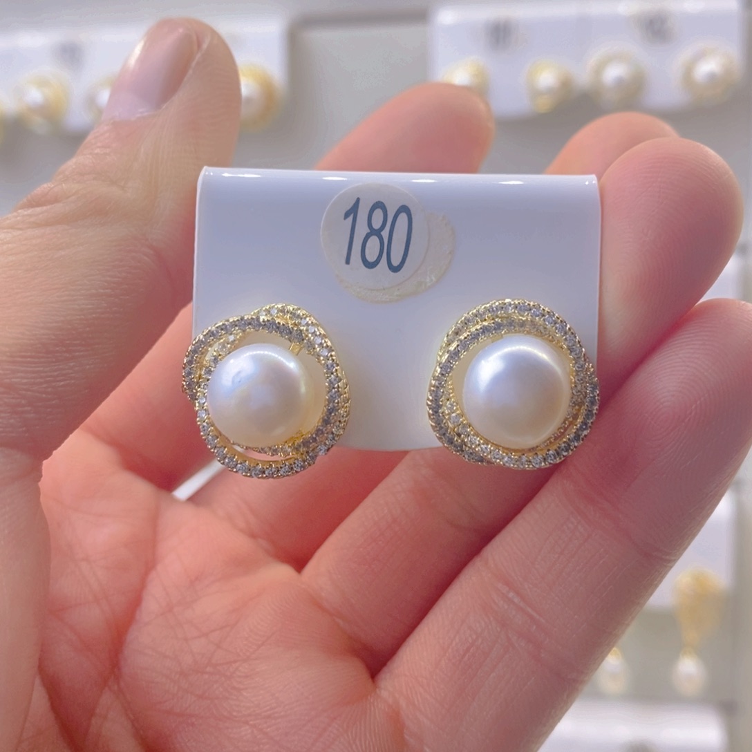 淡水珍珠耳饰未镶嵌
