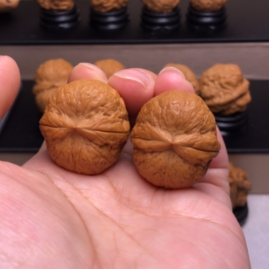 文玩核桃把件粗筋钢蛋22