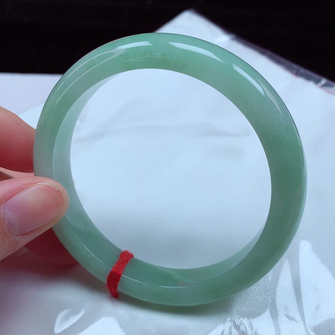 翡翠手镯未镶嵌59圈