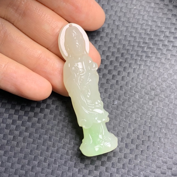 和田玉翠青冰底立体观音吊坠