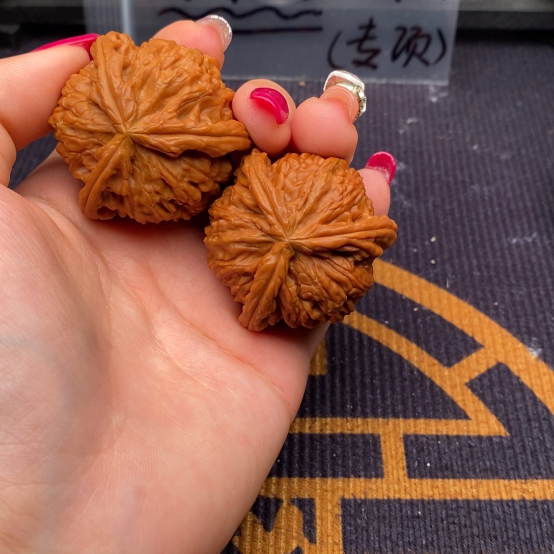 ༄***༄文玩核桃吊坠白狮子