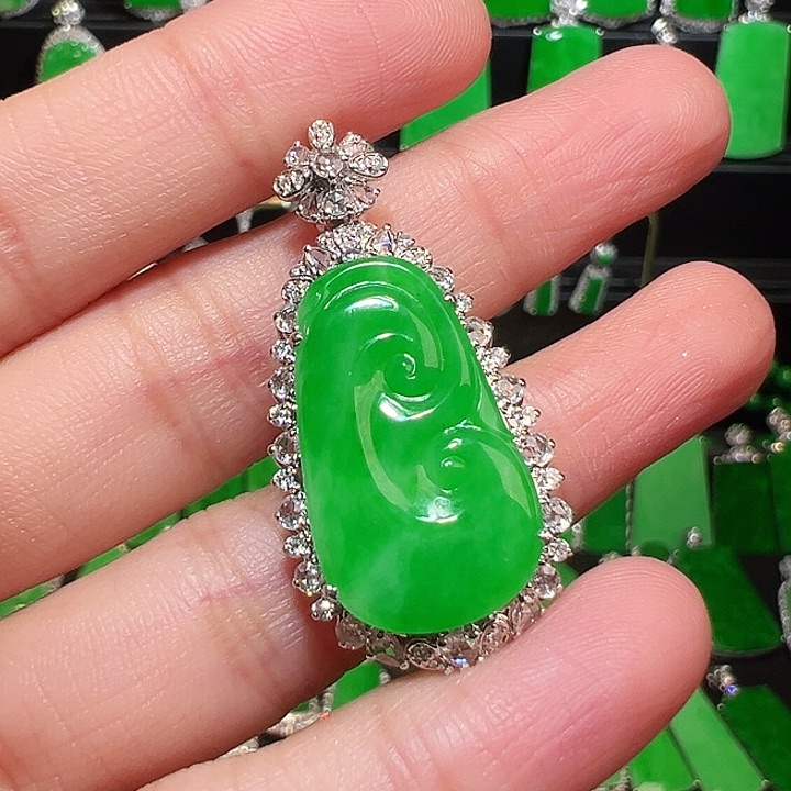 翡翠吊坠(不含链)18K金镶嵌