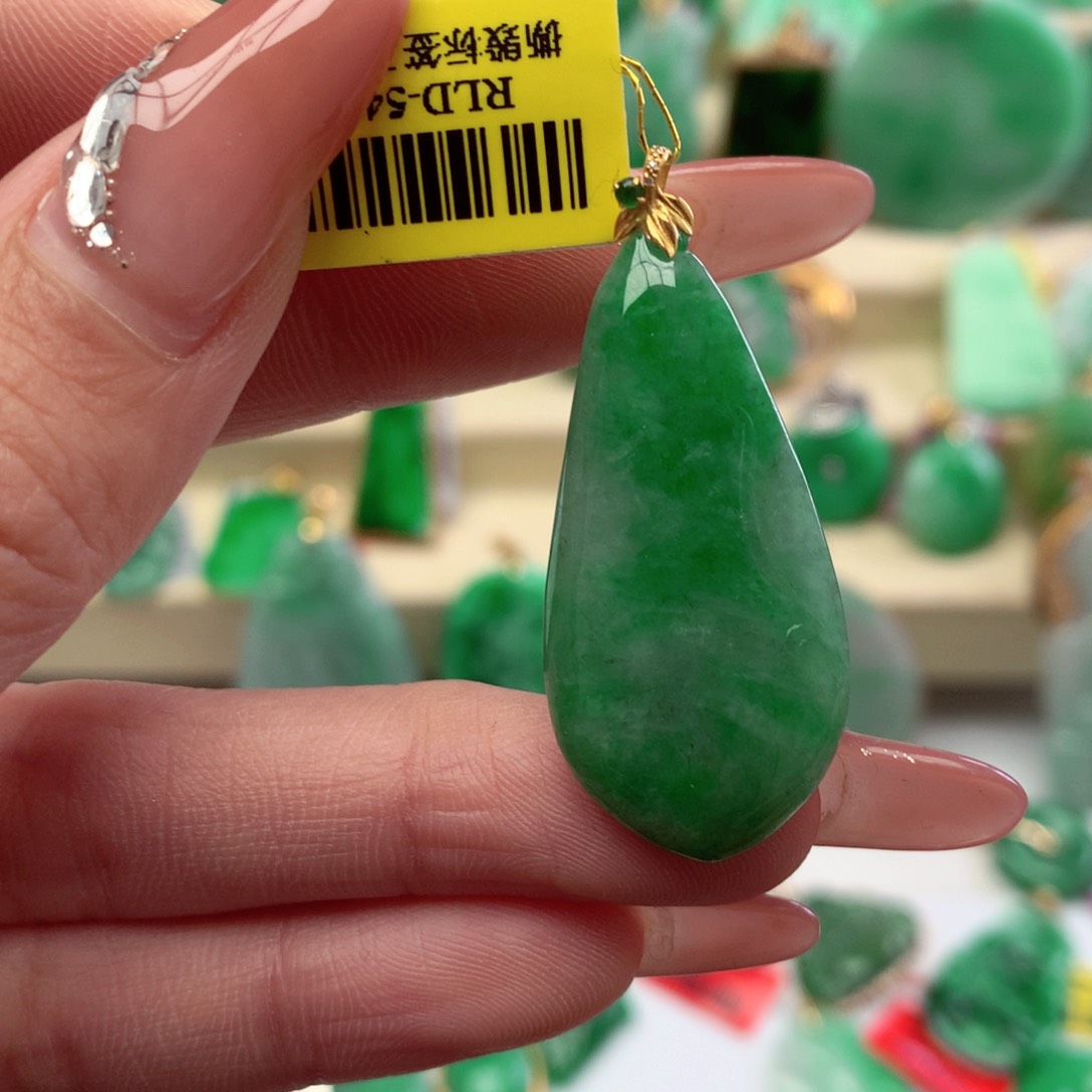 翡翠颈饰18K金镶嵌挂件