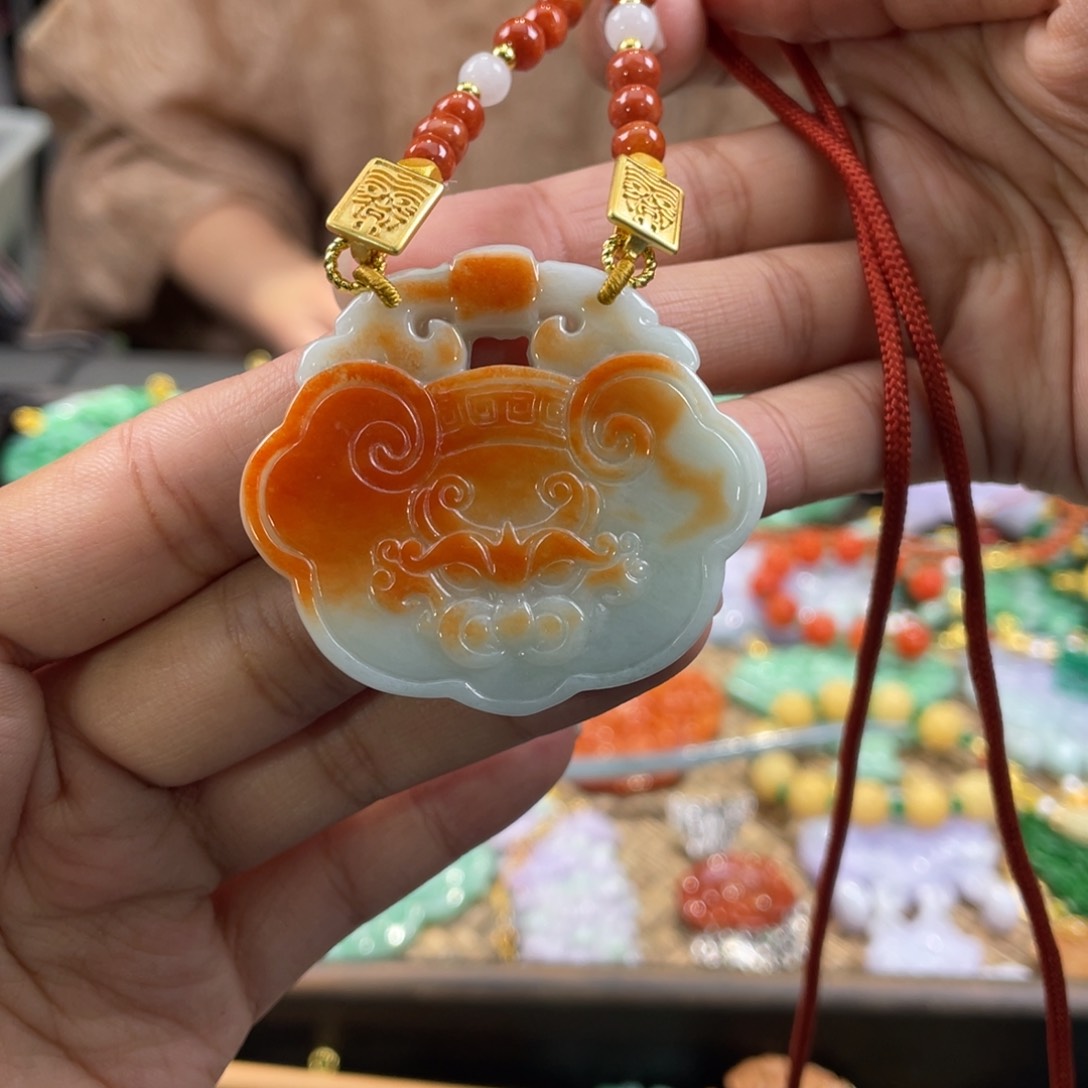 翡翠颈饰未镶嵌代编织