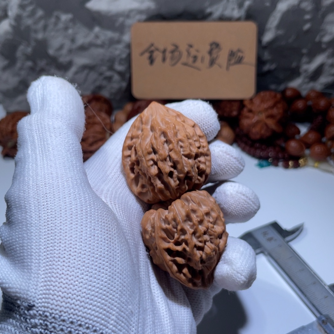 文玩核桃吊坠25号36龙门涧（不全品）