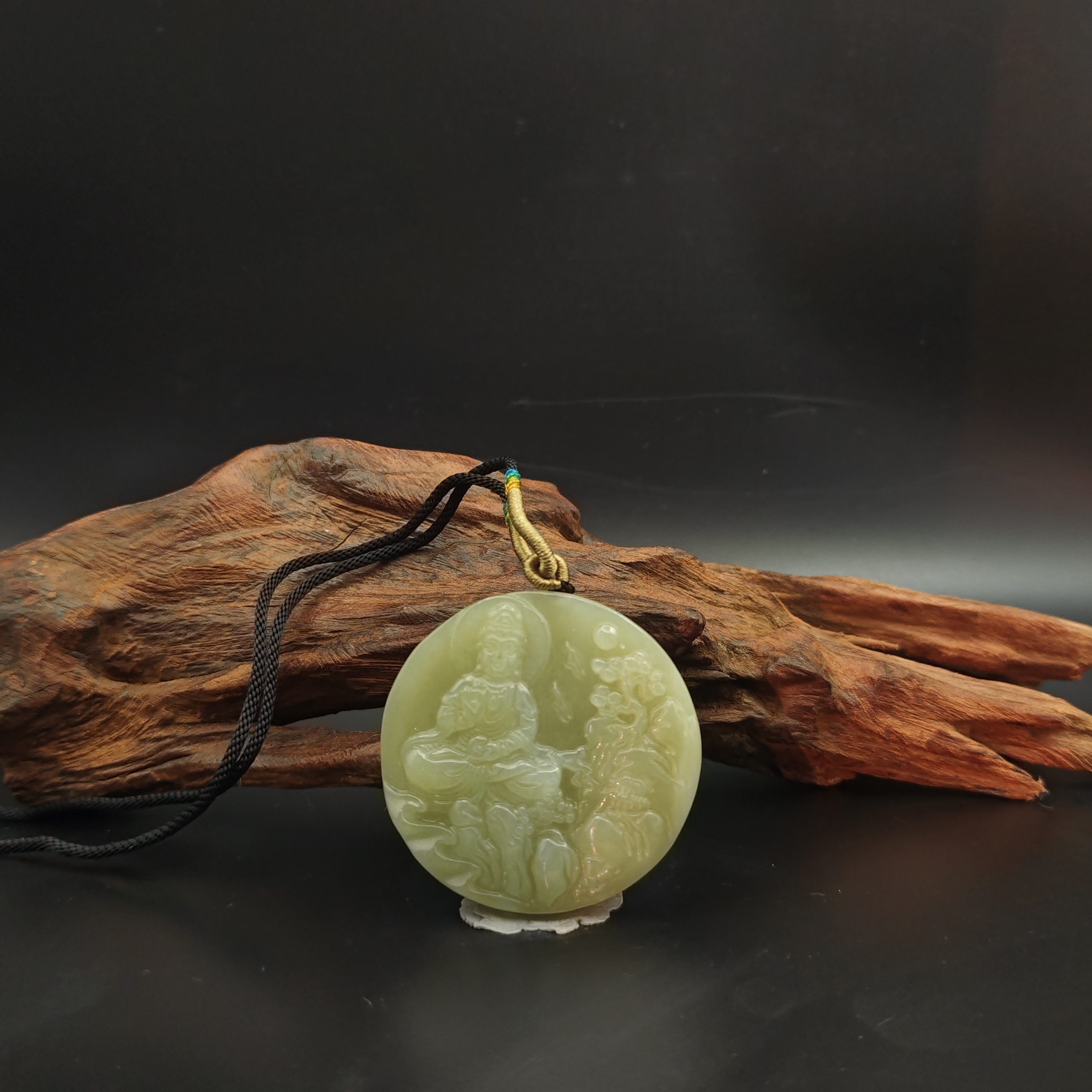 Q和田玉山水观音吊坠（0341）