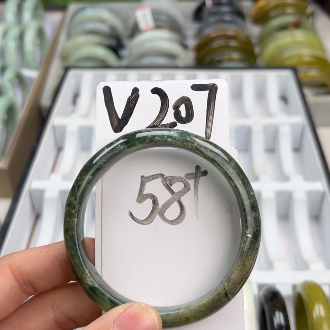 岫玉手镯未镶嵌天然岫玉微瑕