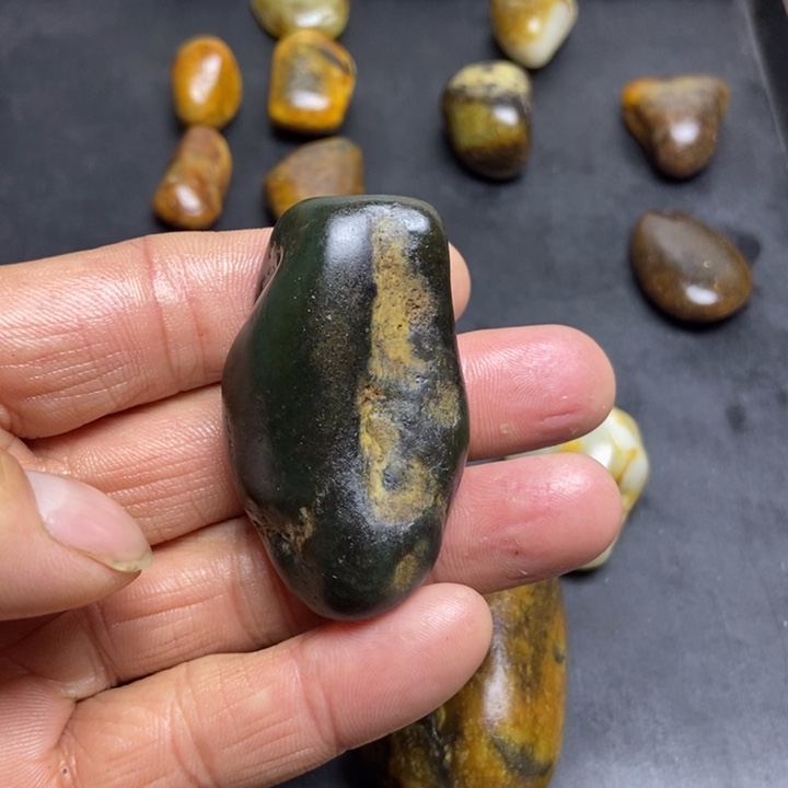 名***剑和田玉（糖玉）未镶嵌珠宝奇石