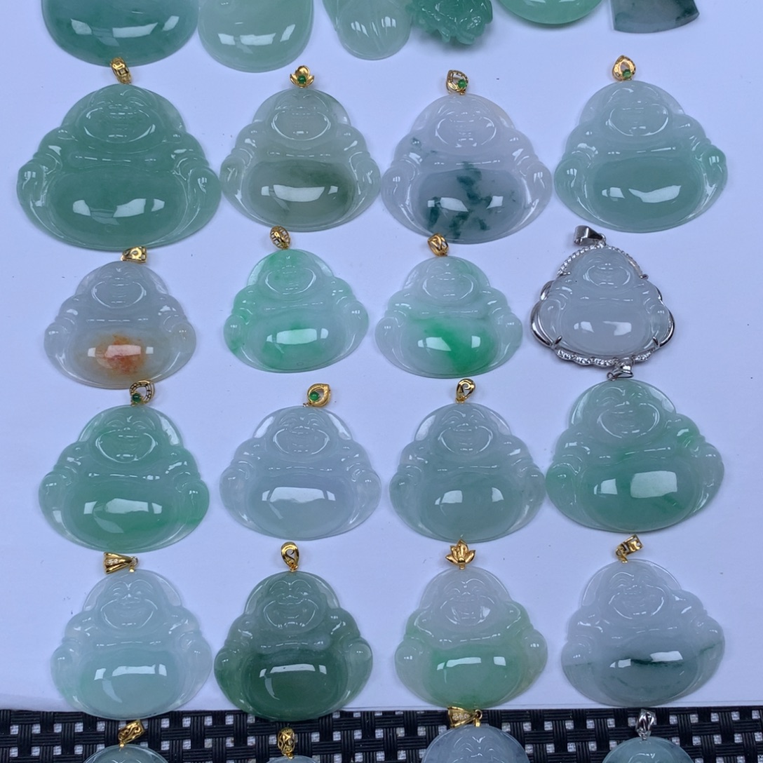 颈饰未镶嵌翡翠天然