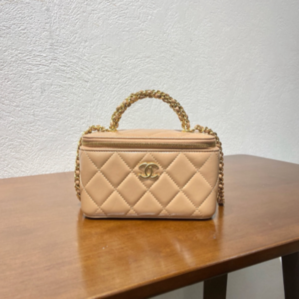 99新 Chanel/香奈儿 24B奶茶色金扣羊皮麻花手柄长盒子