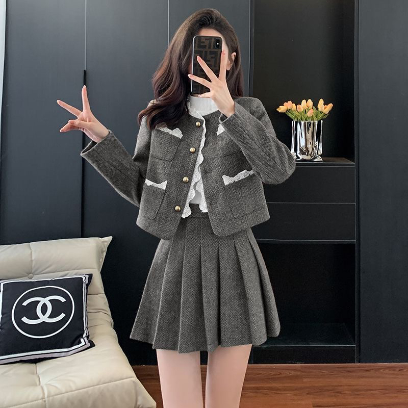 气质时尚蕾丝拼接香风套装裙女2024秋冬新款爆款百褶裙短裙两件套