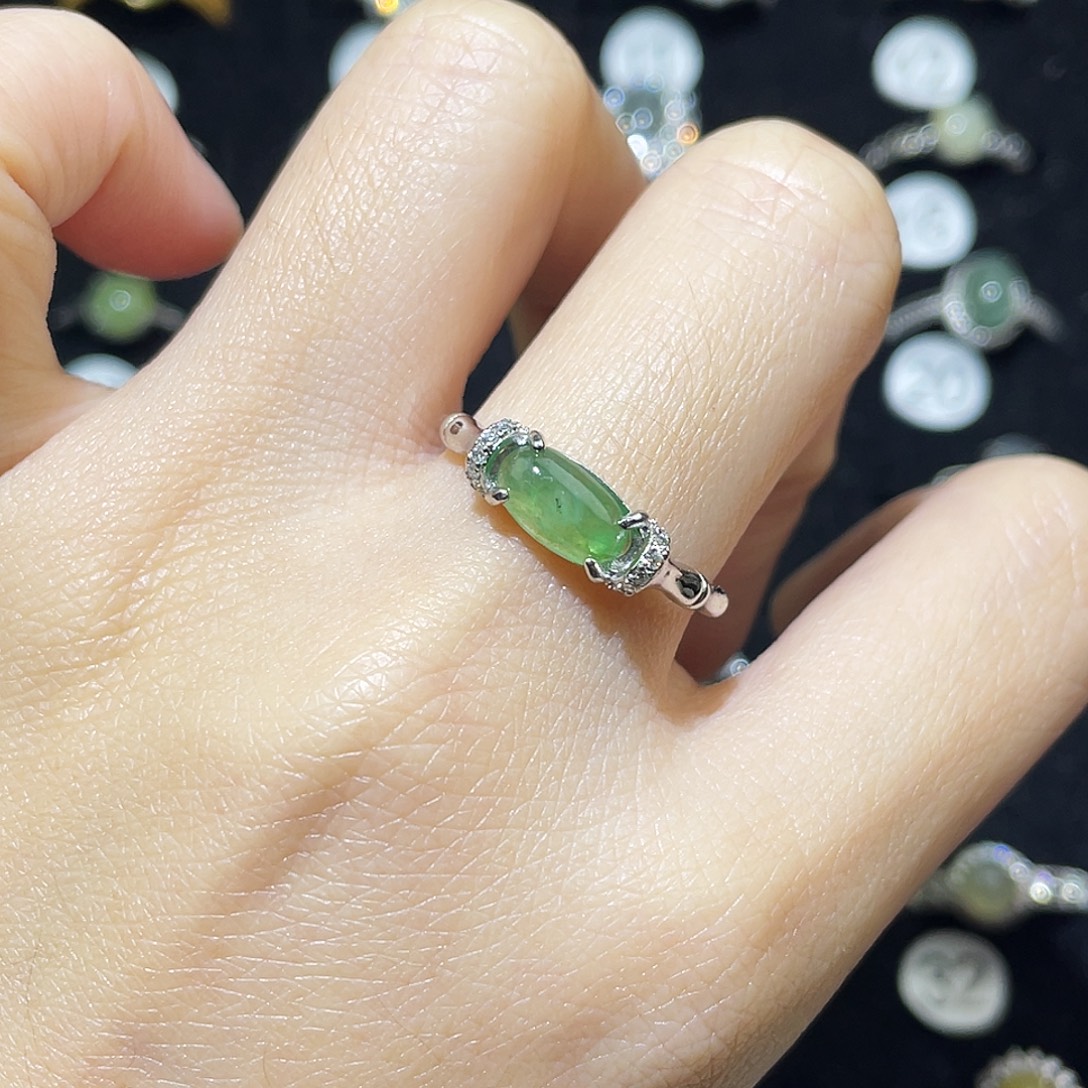 翡翠未镶嵌戒指戒指