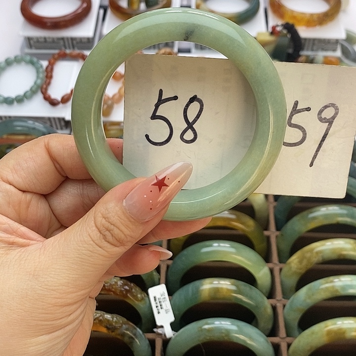 蛇纹石玉手镯合金