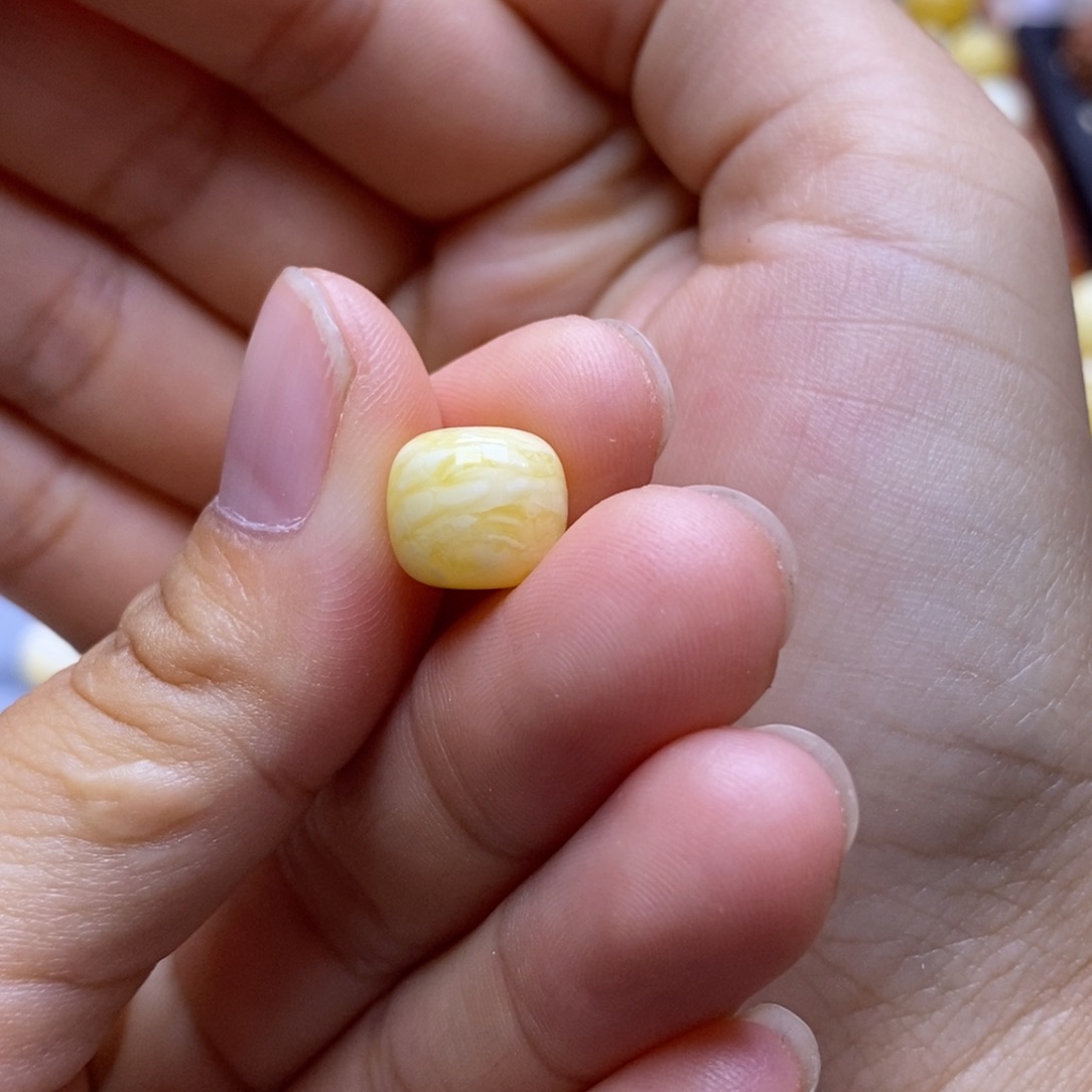 琥珀未镶嵌珠宝奇石?
