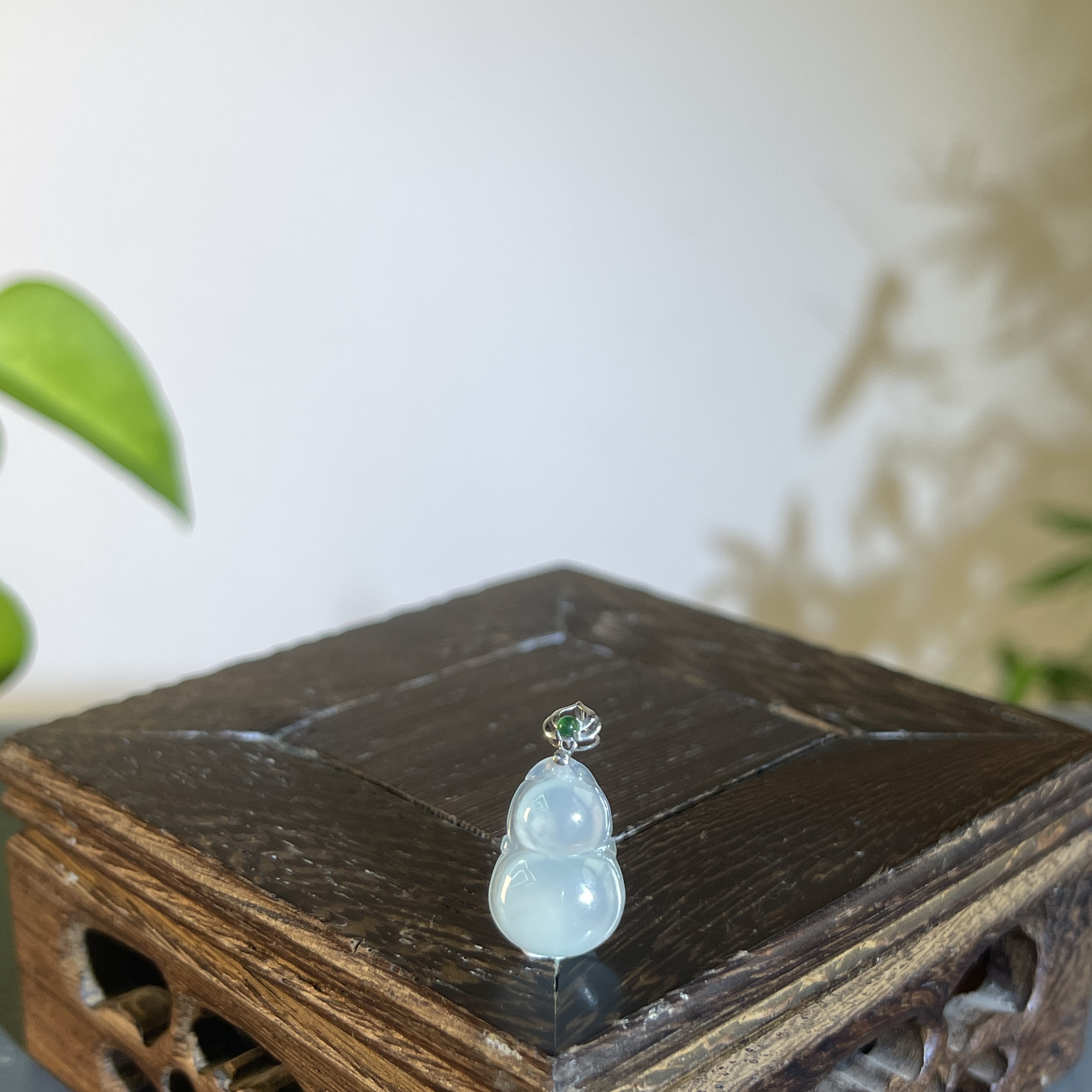 JCA27-248  天然缅甸A货翡翠 18K金扣葫芦