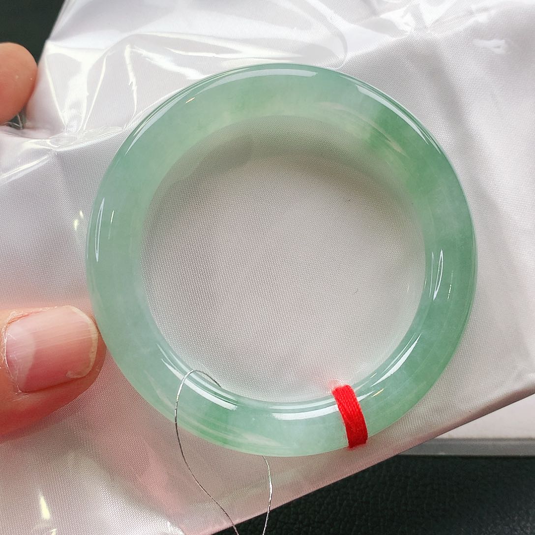 未镶嵌手镯翡翠天然翡翠手镯