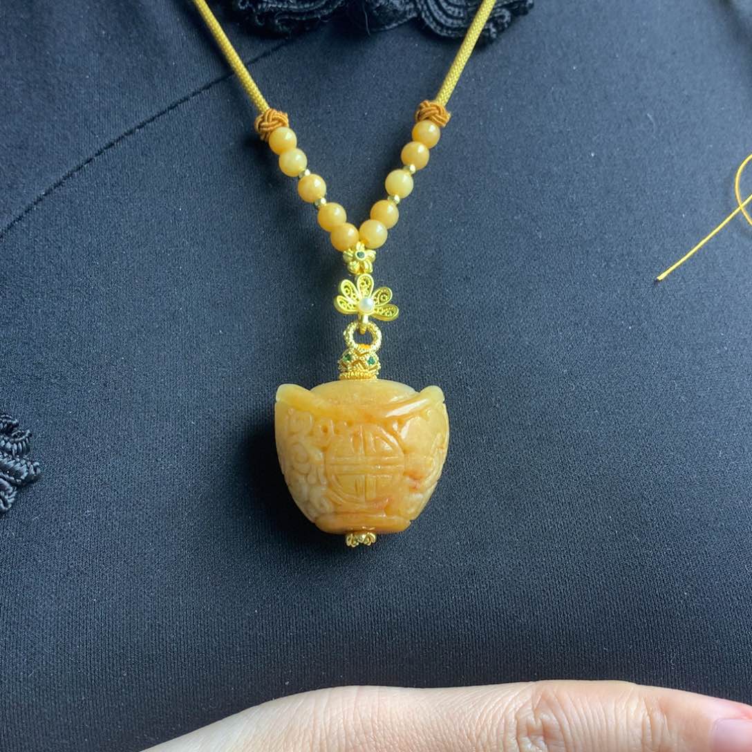 翡翠颈饰未镶嵌翡翠