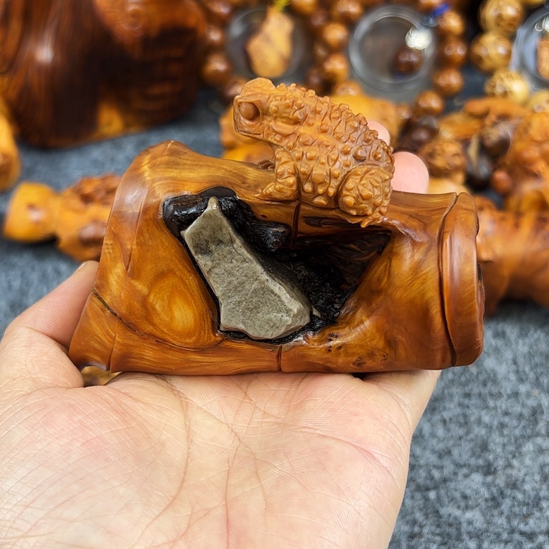 柏木杜老师崖柏根抱石呱呱