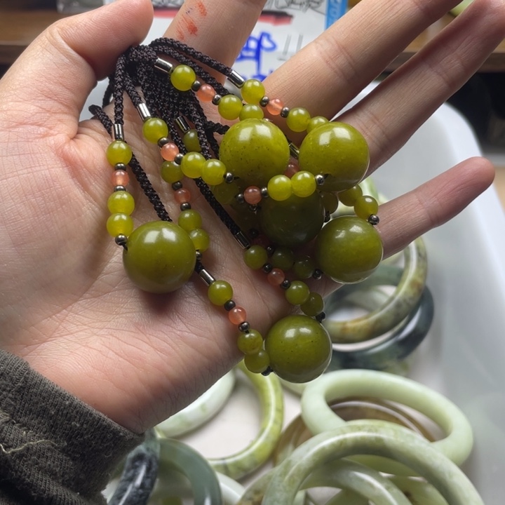 未镶嵌蛇纹石玉手镯