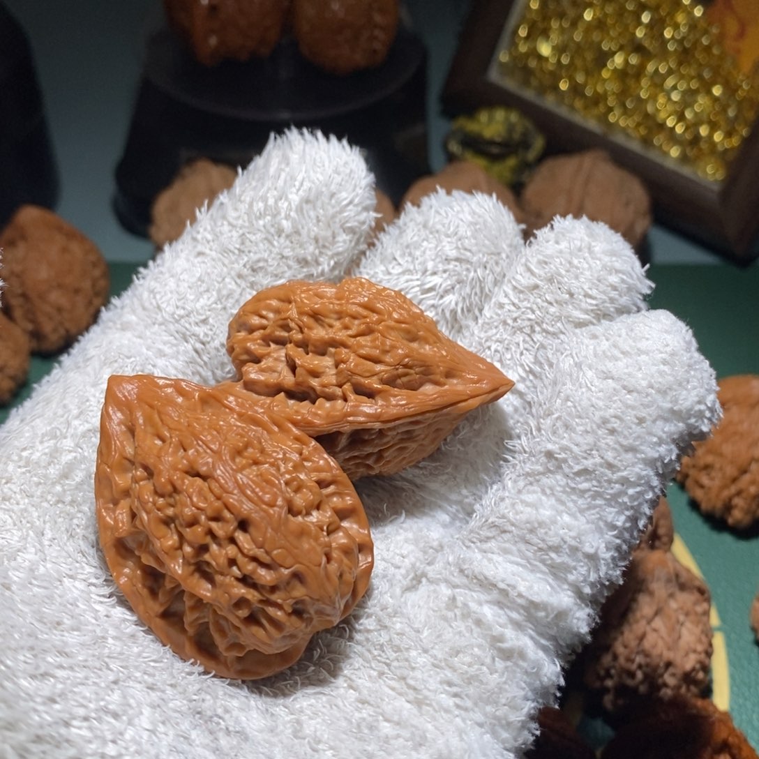 Y***吊坠文玩核桃吸血鬼