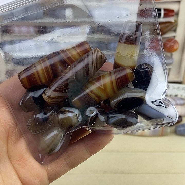 嘉***本玛瑙/玉髓合金颈饰