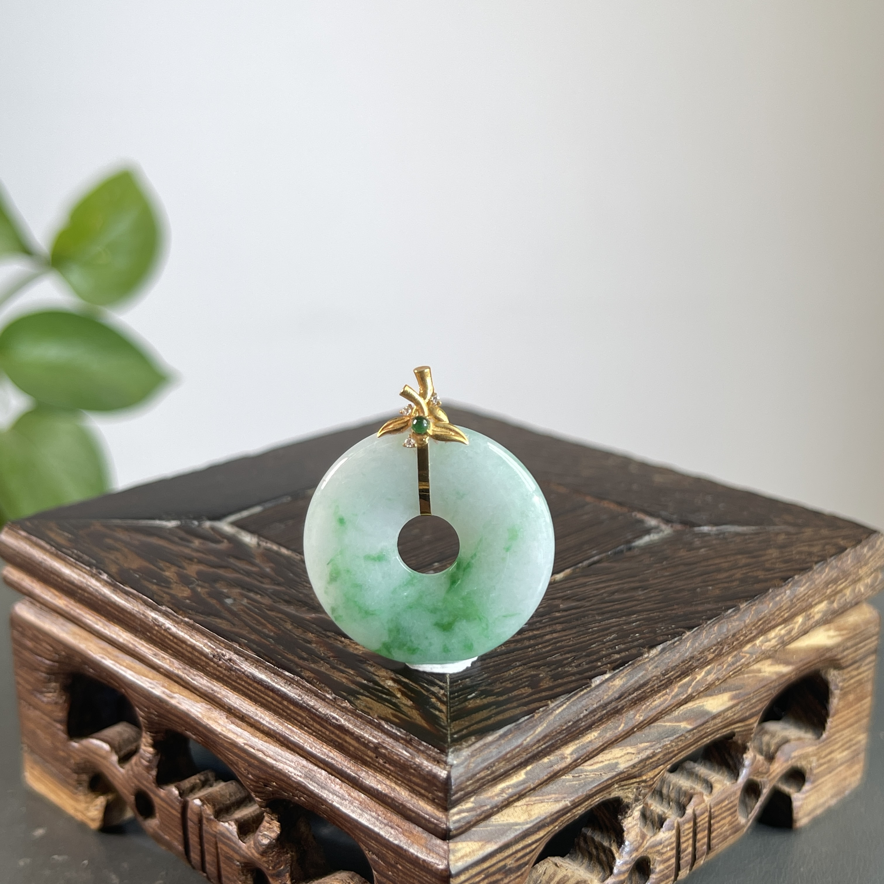 JGB12-119  天然缅甸A货翡翠  18K扣头甜甜圈