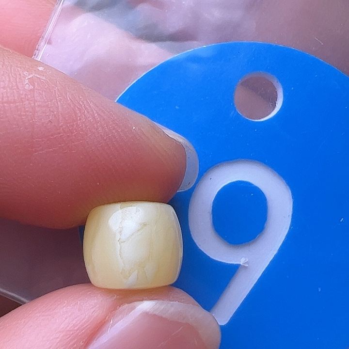 蜜蜡裸石未镶嵌8.6m m