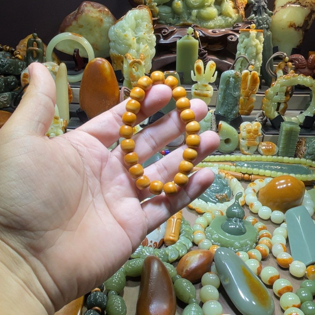 透闪石质玉未镶嵌珠宝奇石