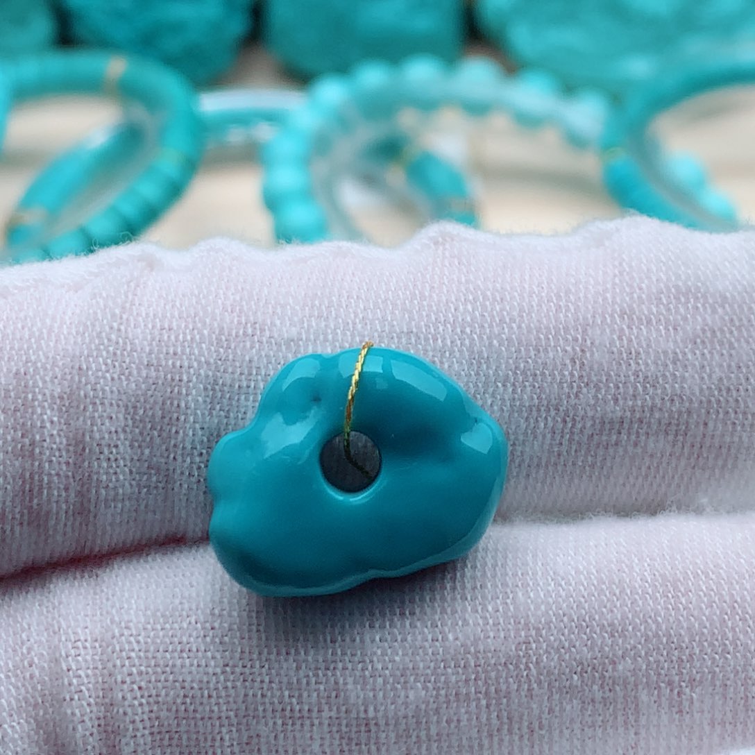 绿松石颈饰未镶嵌