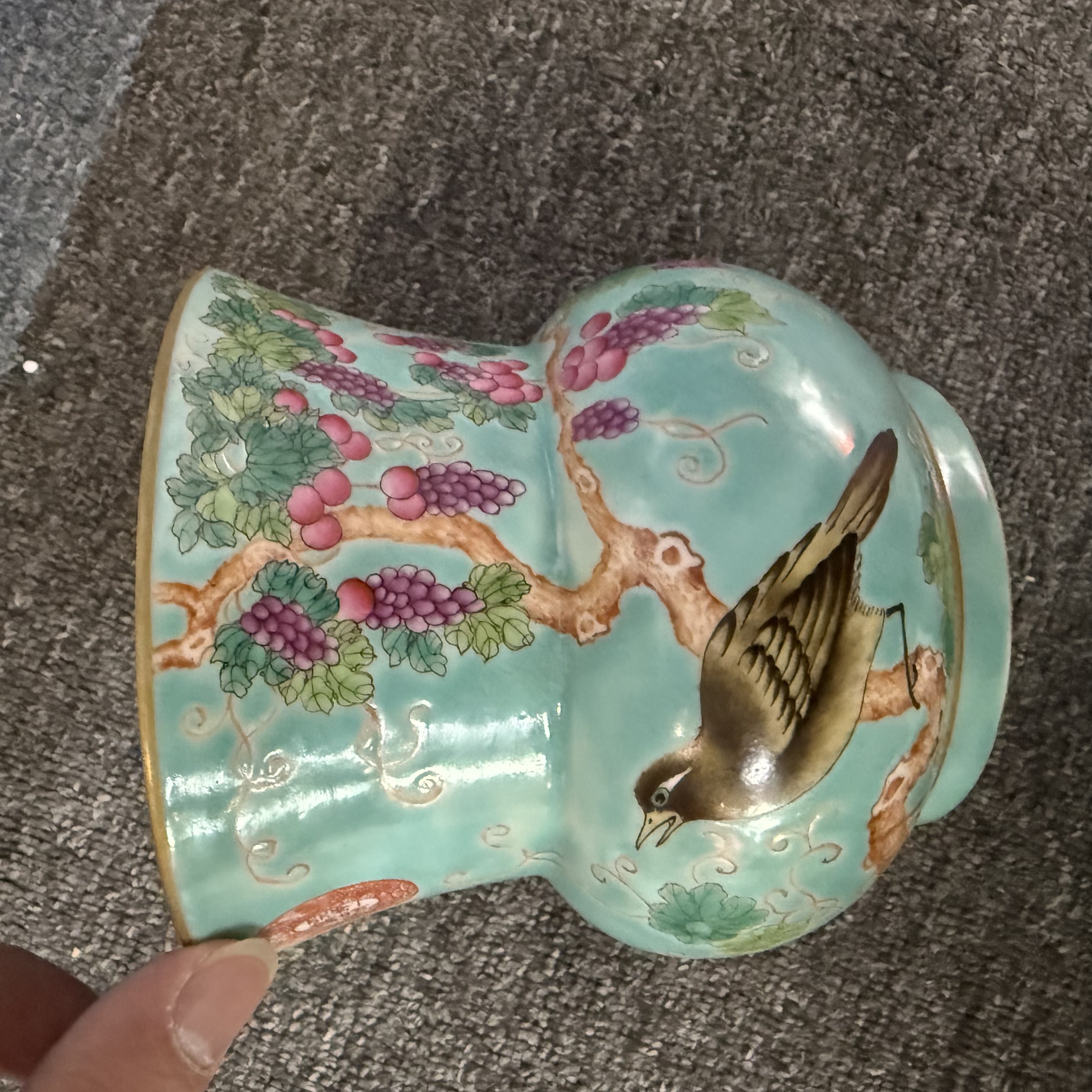 古陶瓷绿地花鸟渣斗