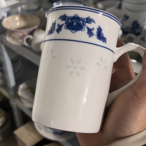 其他瓷马克杯一个