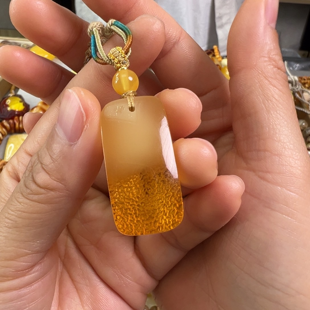 蜜蜡裸石未镶嵌蜜蜡