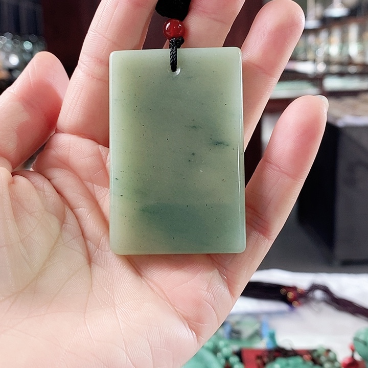 密玉（石英质玉）颈饰未镶嵌