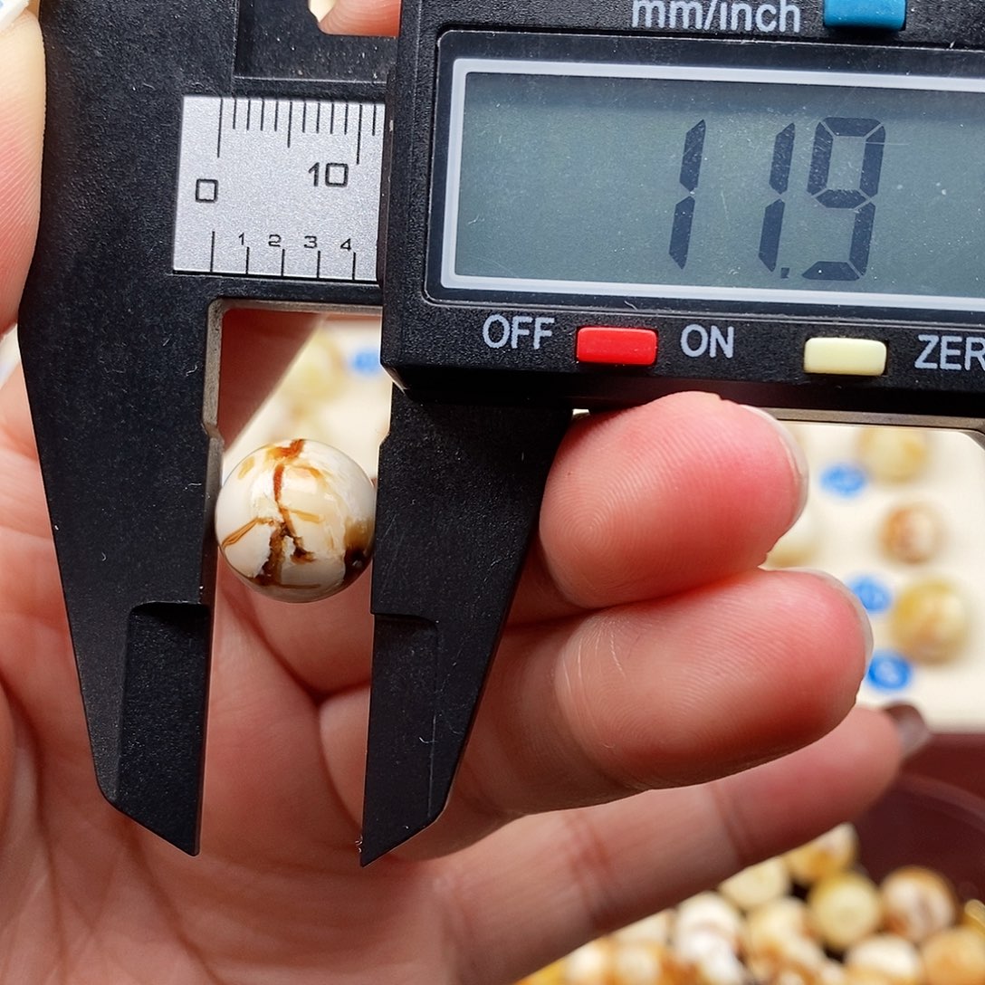 琥珀未镶嵌裸石蜜蜡