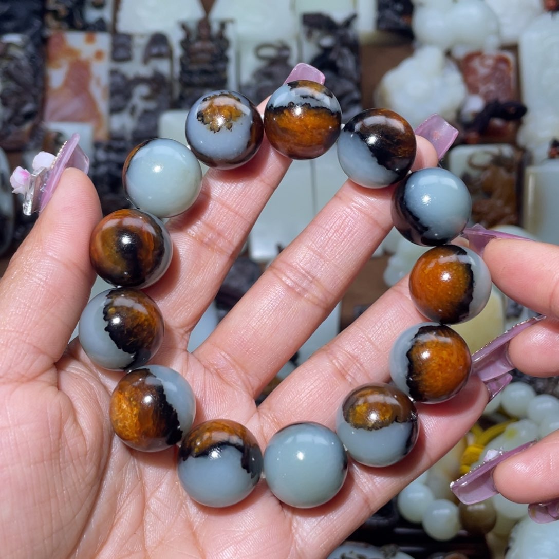 和田玉颈饰未镶嵌大**窖