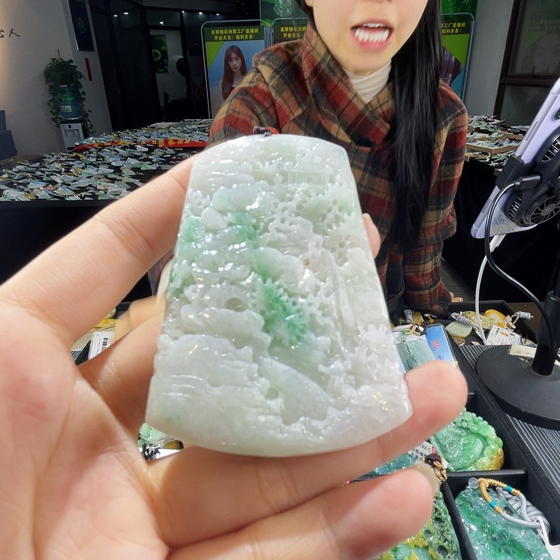 颈饰未镶嵌翡翠一