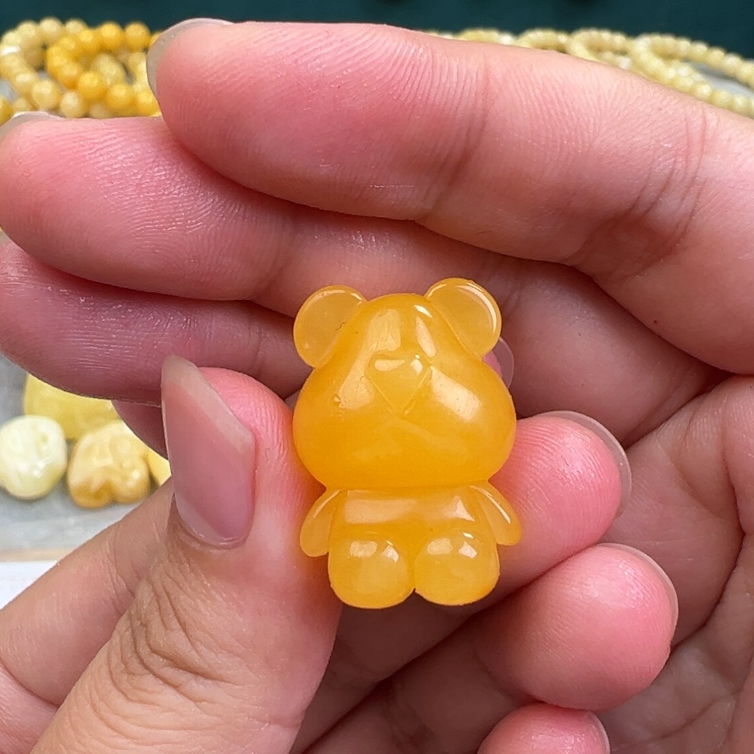 琥珀手链未镶嵌熊