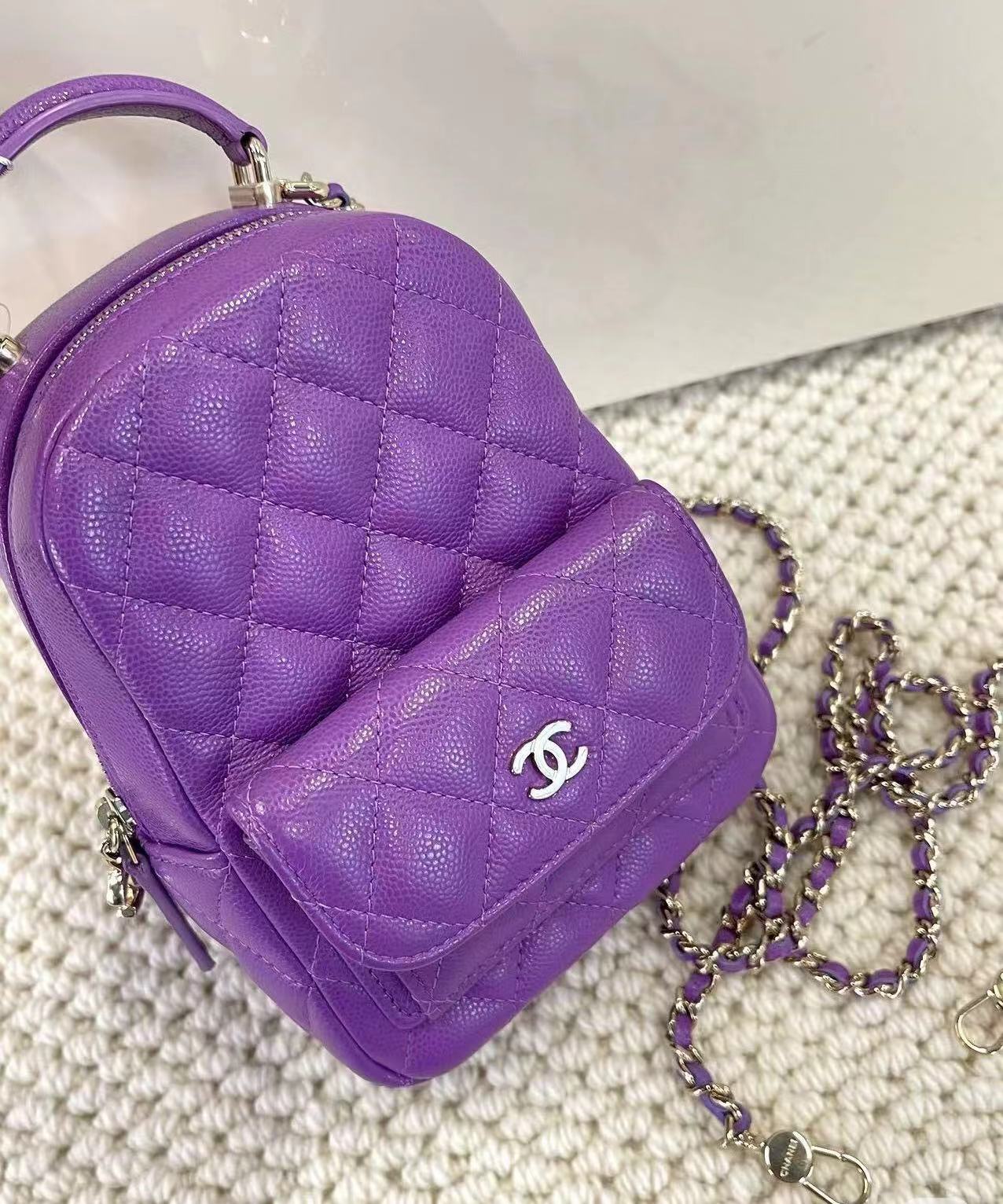 99新 Chanel/香奈儿 展会外场！紫色鱼子酱小书包