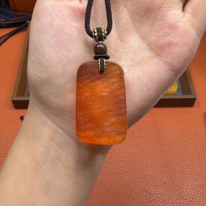 蜜蜡未镶嵌吊坠(赠链)