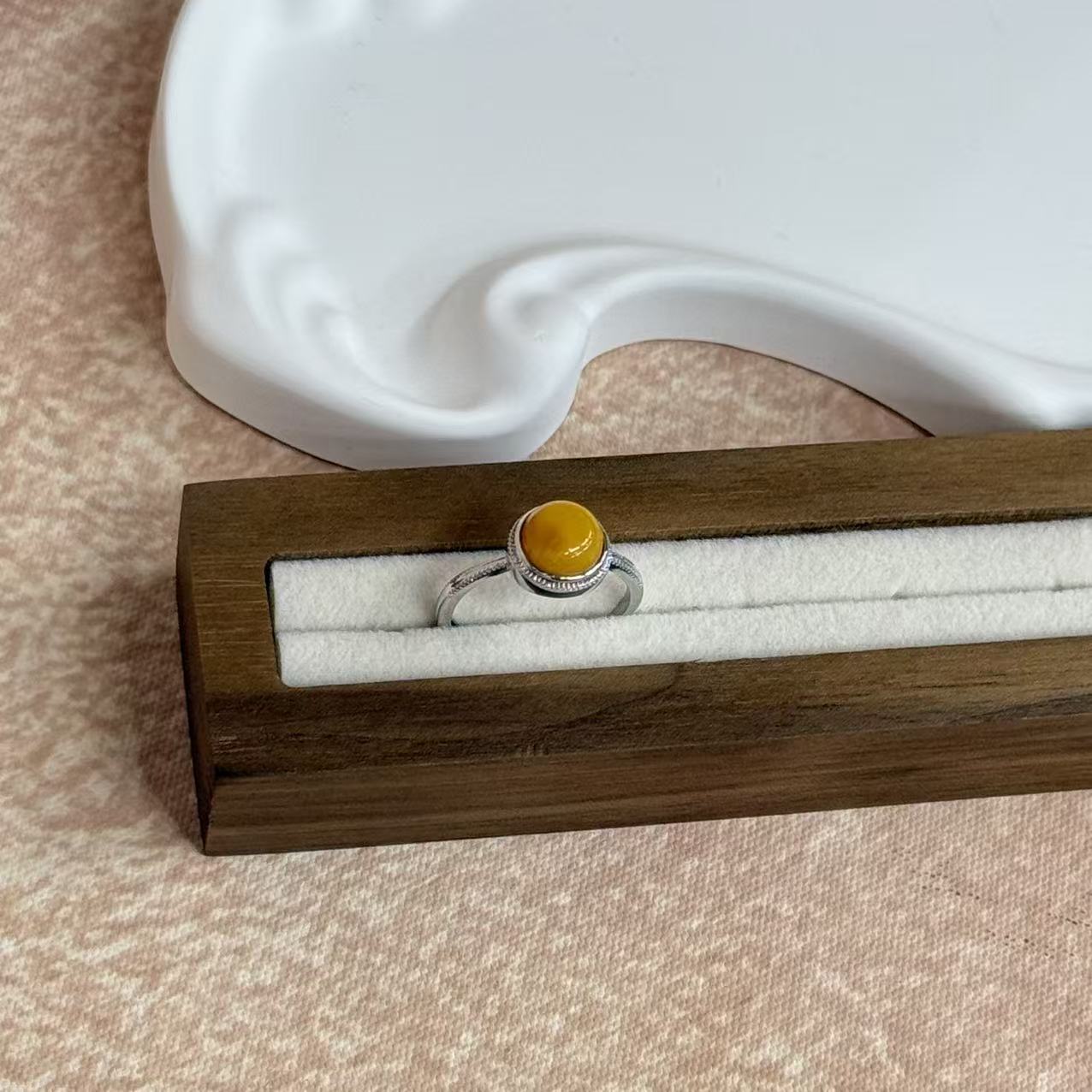 9632 精致时尚百搭轻奢复古戒指