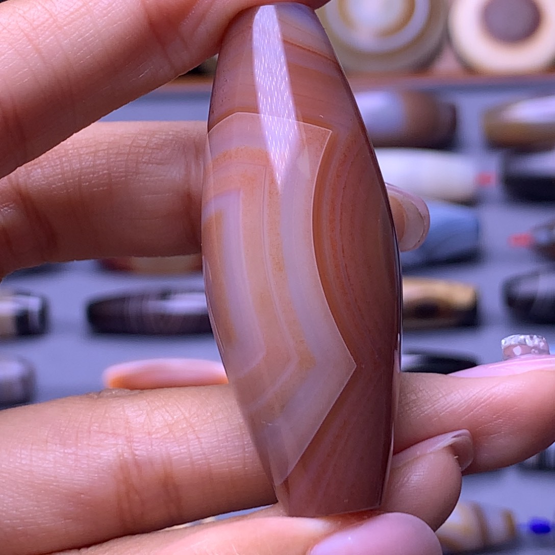 未镶嵌颈饰玛瑙/玉髓张*铭