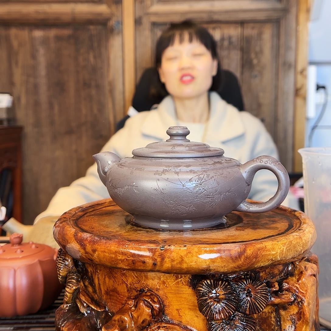 紫砂茶壶周春燕老师。300c
