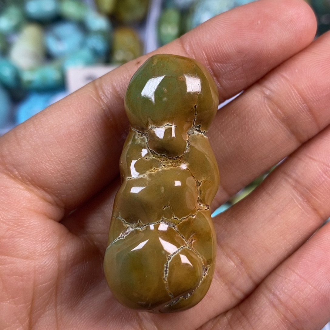 绿松石未镶嵌颈饰