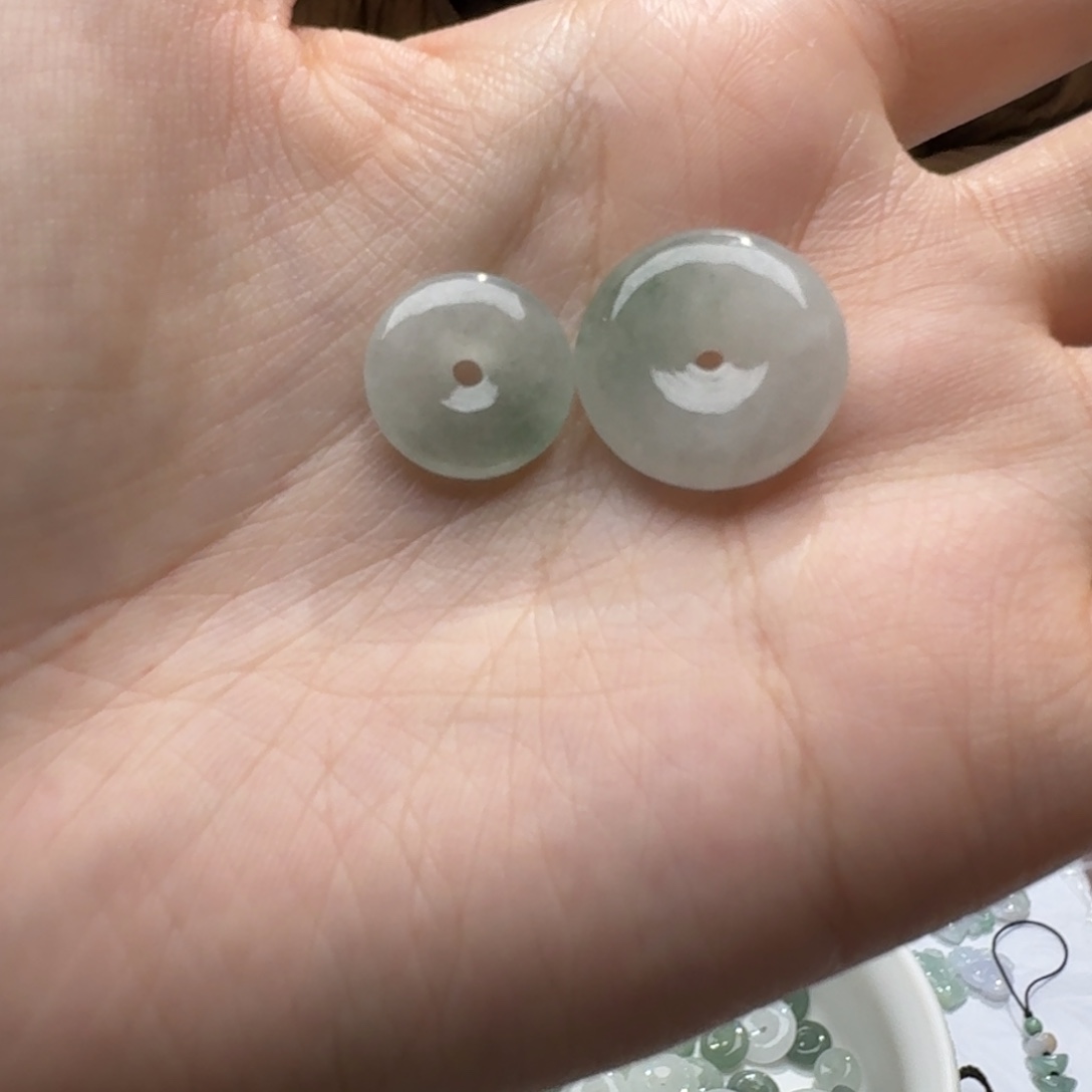 未镶嵌挂件翡翠肉**宝