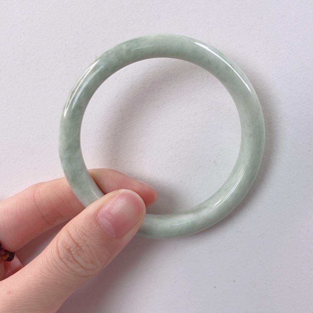 蓝田玉（蛇纹石化大理石玉）手镯未镶嵌无****?