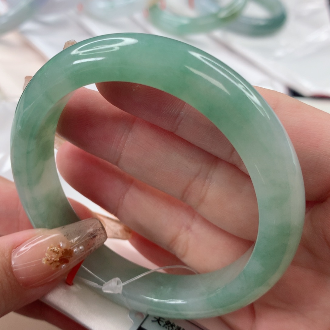 翡翠手镯未镶嵌小****056.5圈口